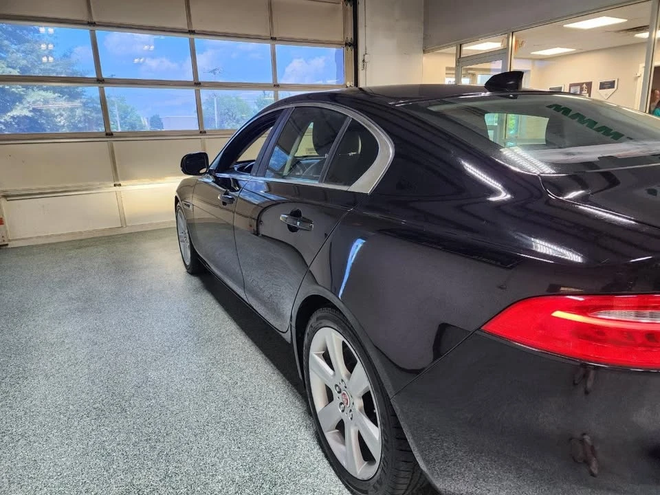 2017 Jaguar XE - Image 10 of 15