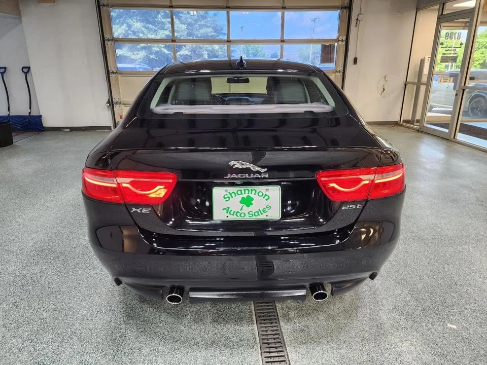 2017 Jaguar XE - Image 8 of 15