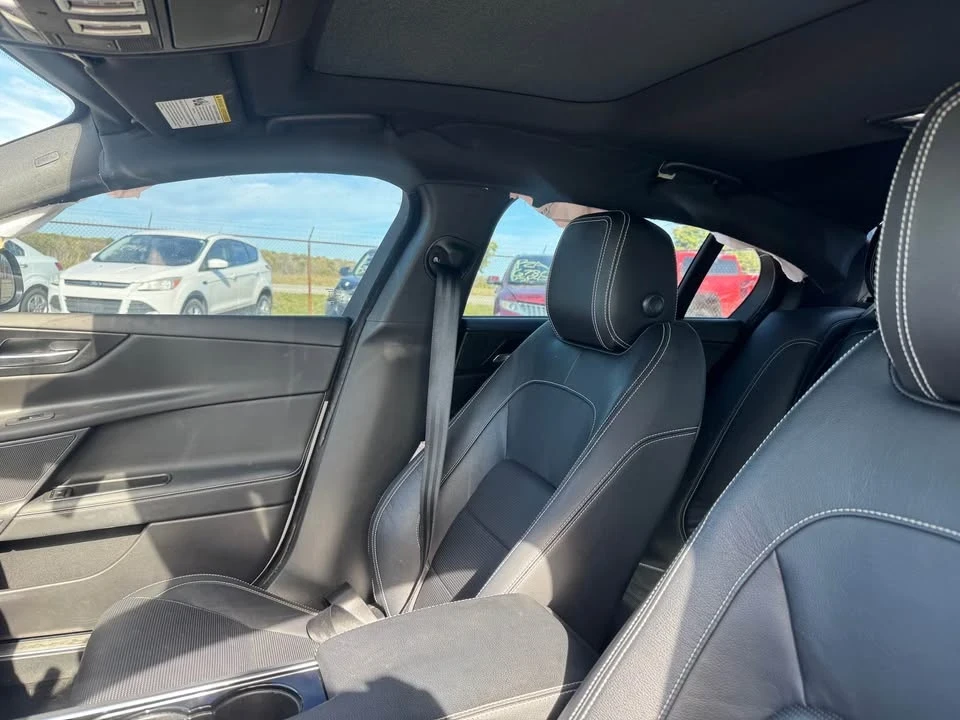 2017 Jaguar XE - Image 13 of 14