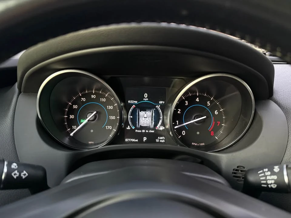 2017 Jaguar XE - Image 18 of 20
