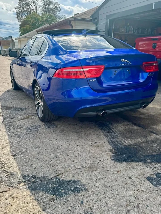 2017 Jaguar XE - Image 3 of 13