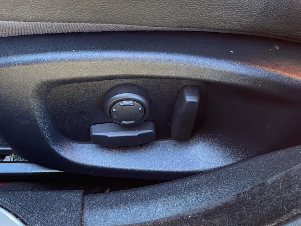 2017 Jaguar XE - Image 10 of 20