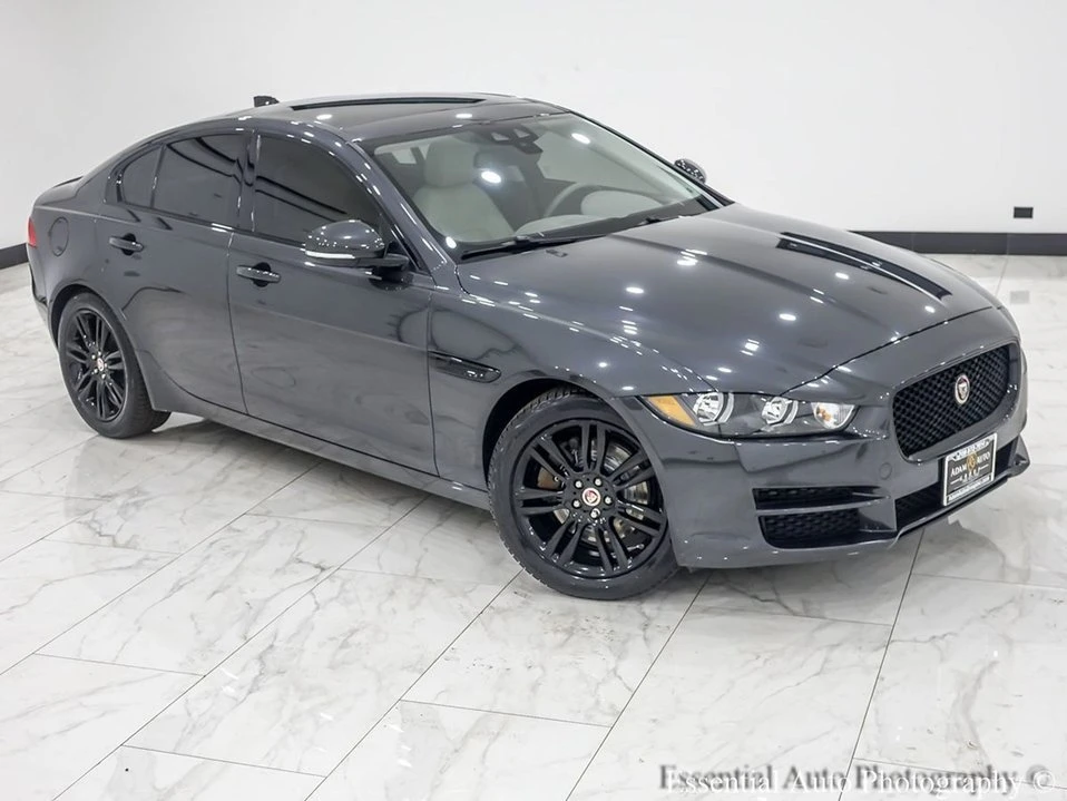 2017 Jaguar XE - Image 15 of 18