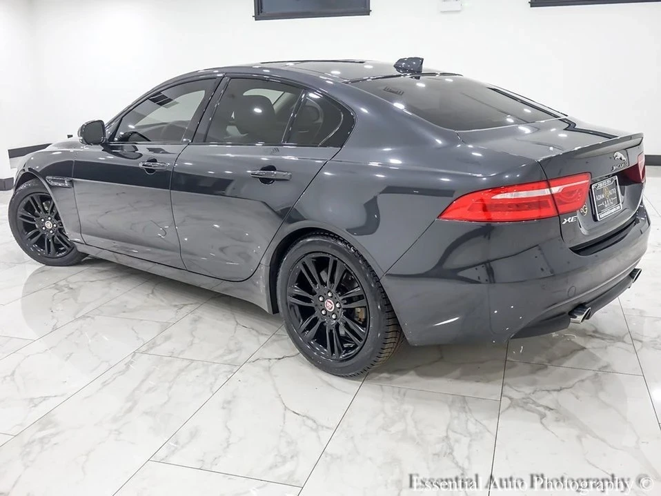 2017 Jaguar XE - Image 15 of 20