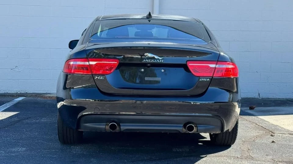 2017 Jaguar XE - Image 4 of 20