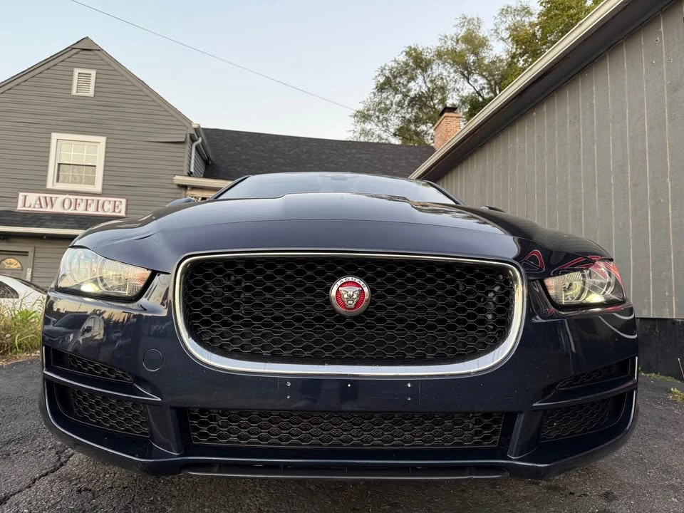 2017 Jaguar XE - Image 5 of 20