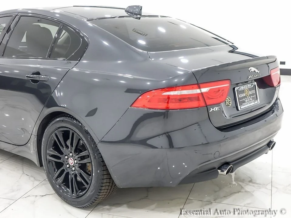 2017 Jaguar XE - Image 3 of 20
