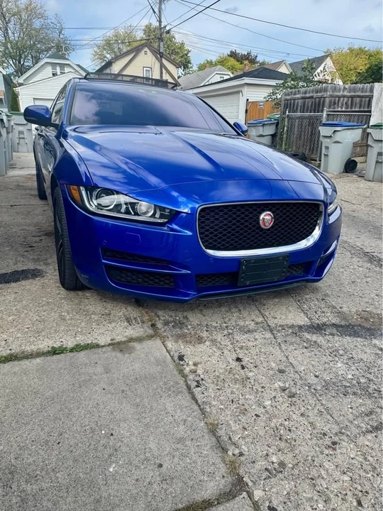 2017 Jaguar XE - Image 2 of 13