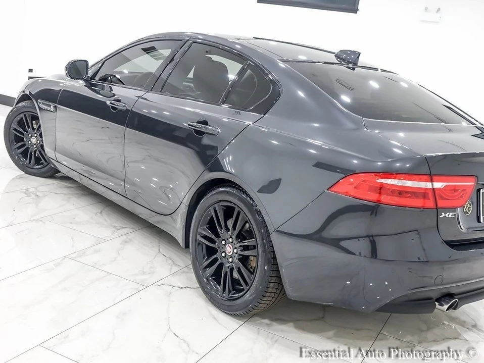 2017 Jaguar XE - Image 16 of 20