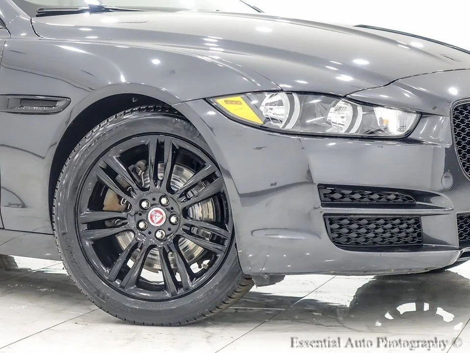 2017 Jaguar XE - Image 14 of 18