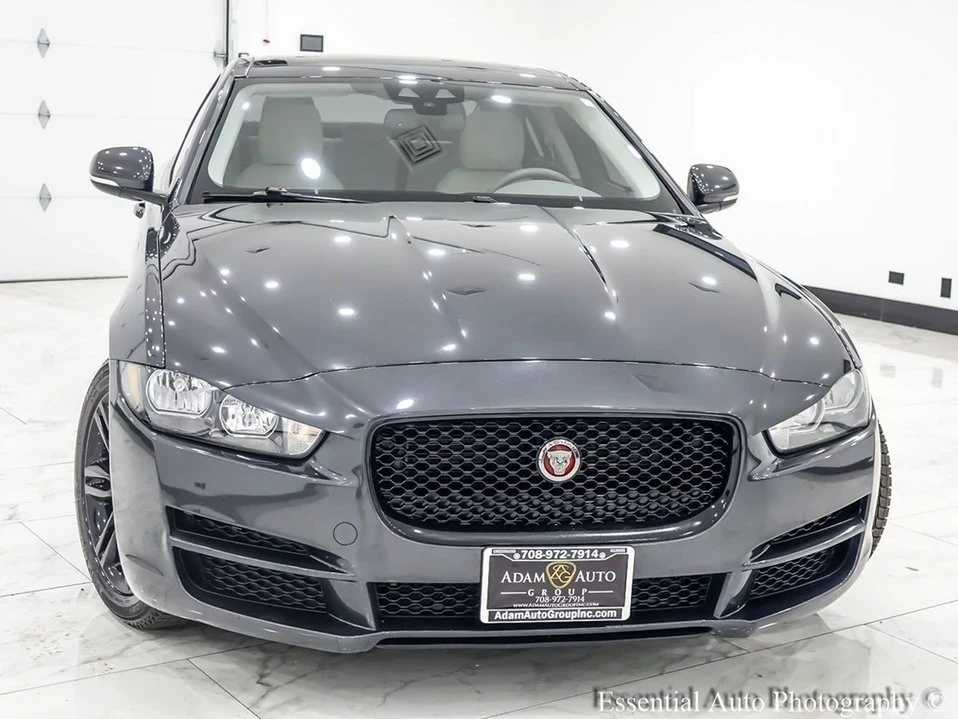 2017 Jaguar XE - Image 13 of 20