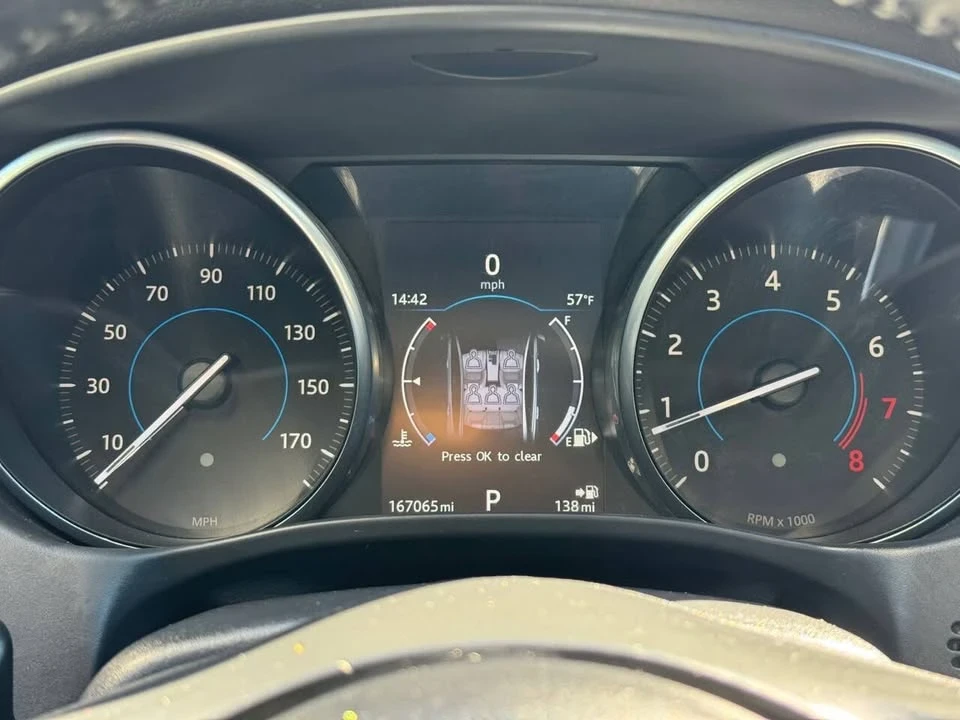 2017 Jaguar XE - Image 7 of 20