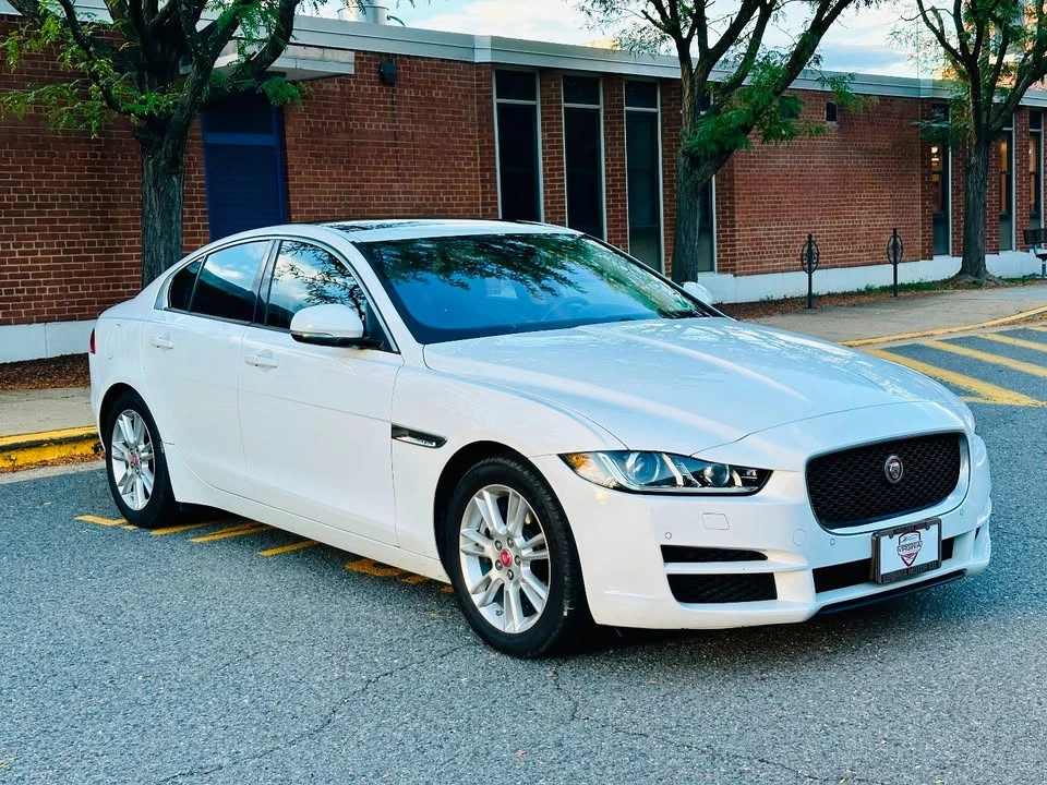 2017 Jaguar XE - Image 3 of 20