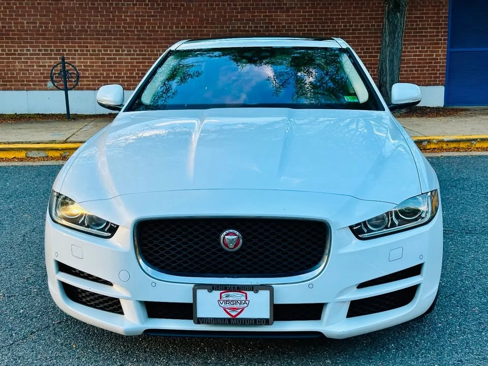 2017 Jaguar XE - Image 4 of 20
