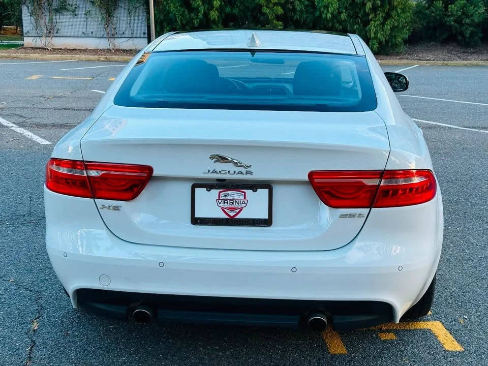 2017 Jaguar XE - Image 10 of 20