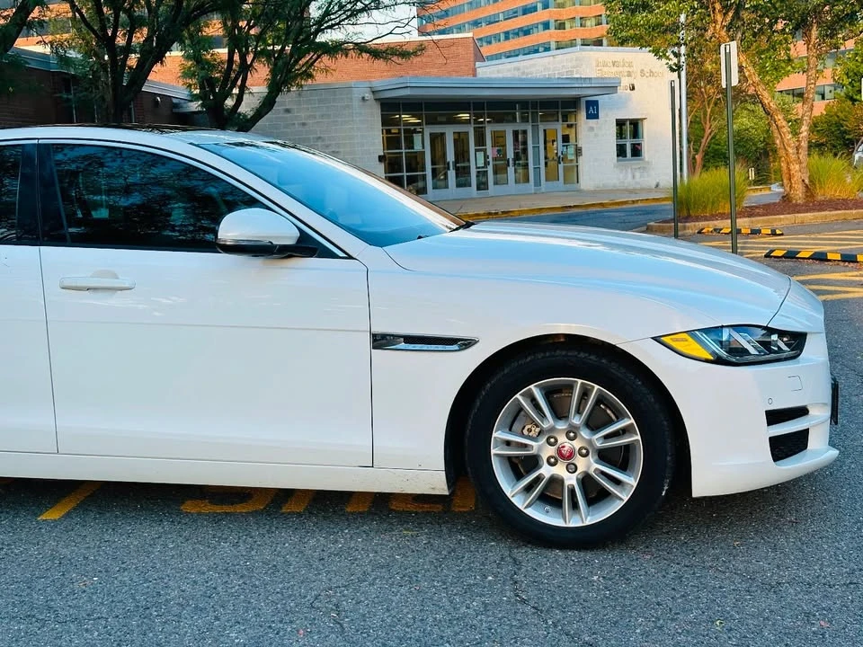 2017 Jaguar XE - Image 2 of 20