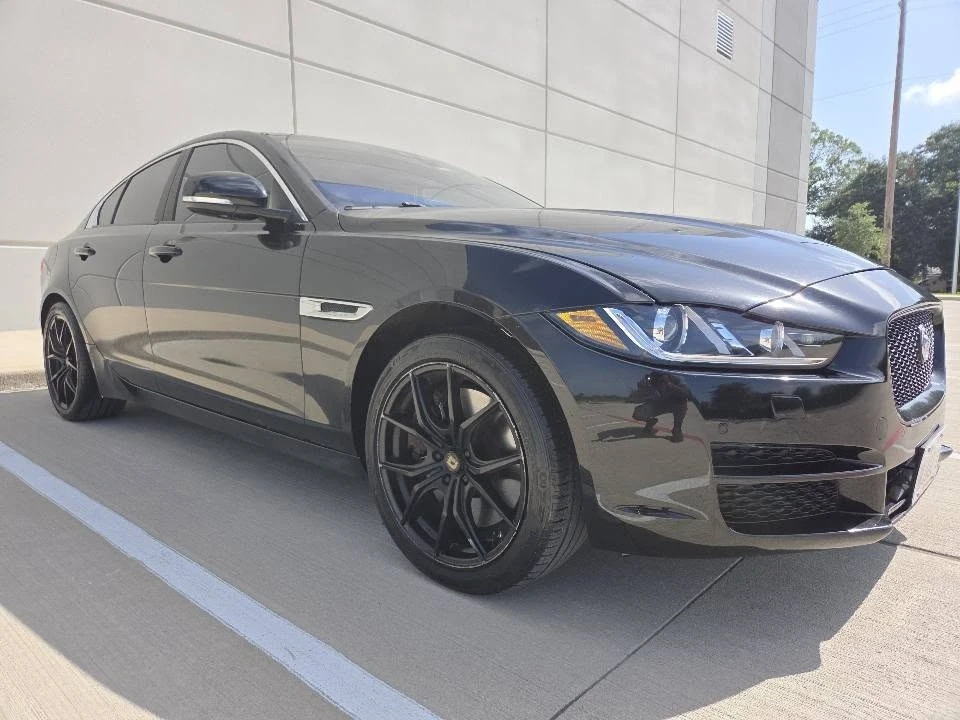 2017 Jaguar XE - Image 3 of 12
