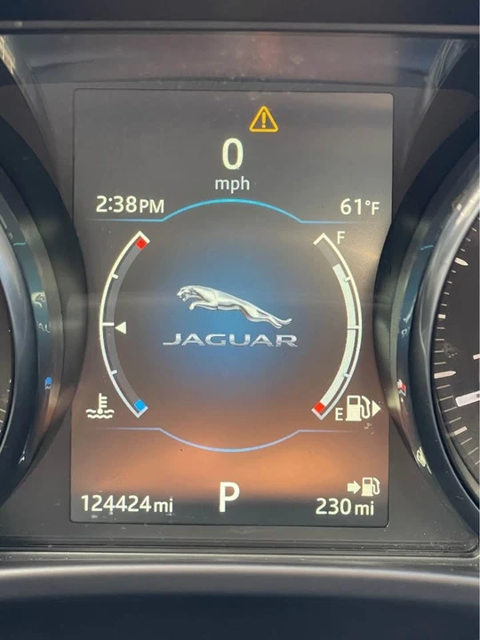 2017 Jaguar XE - Image 11 of 12