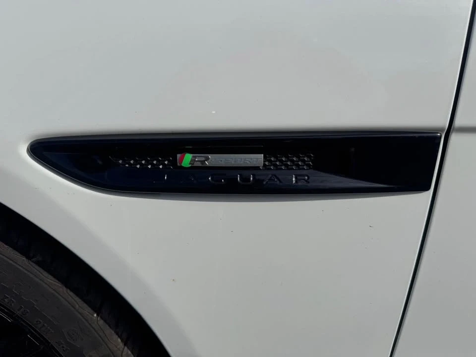 2017 Jaguar XE - Image 16 of 16