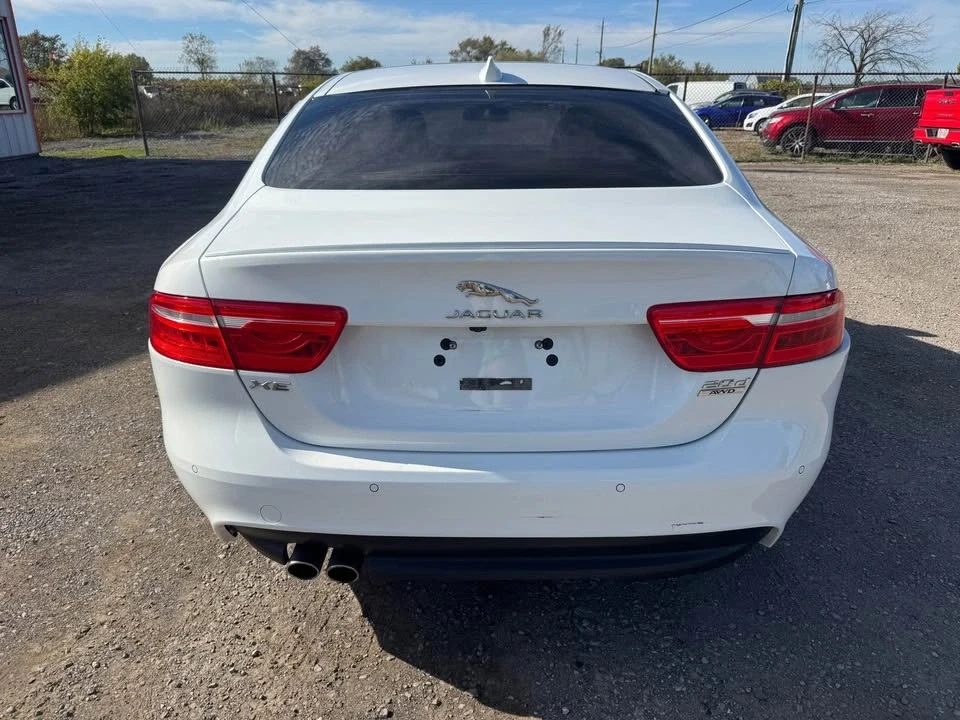 2017 Jaguar XE - Image 7 of 16