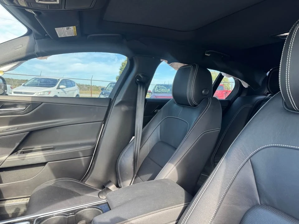 2017 Jaguar XE - Image 15 of 16