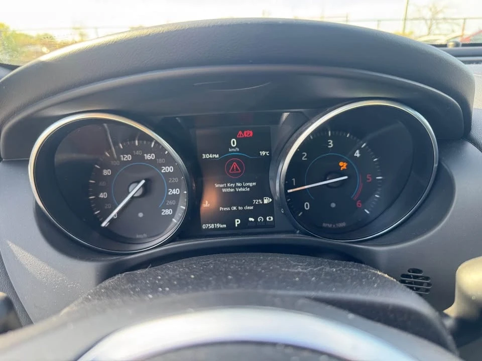 2017 Jaguar XE - Image 13 of 16