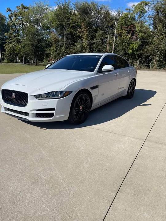 2017 Jaguar XE - Image 2 of 12