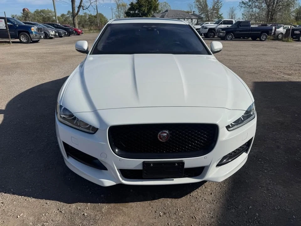 2017 Jaguar XE - Image 3 of 16