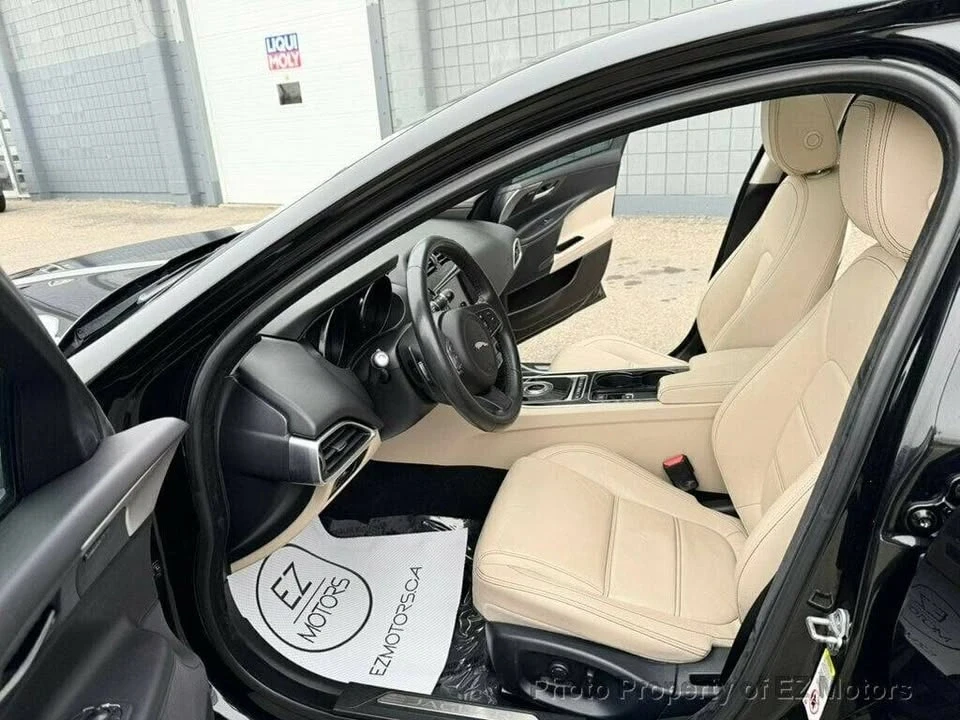 2017 Jaguar XE - Image 5 of 5