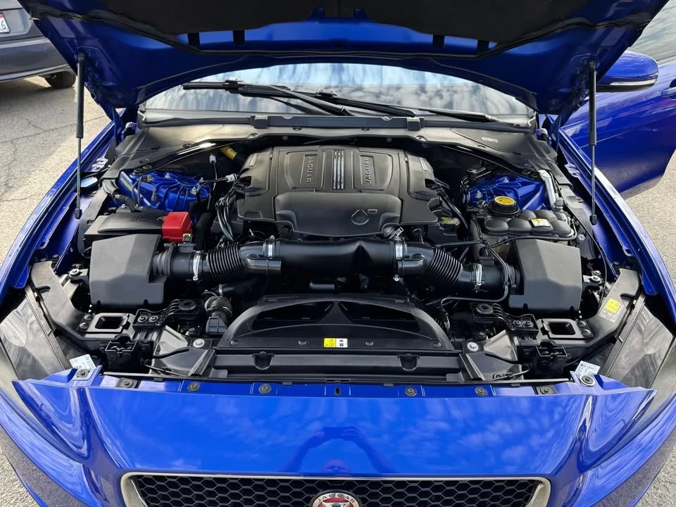 2017 Jaguar XE - Image 12 of 20