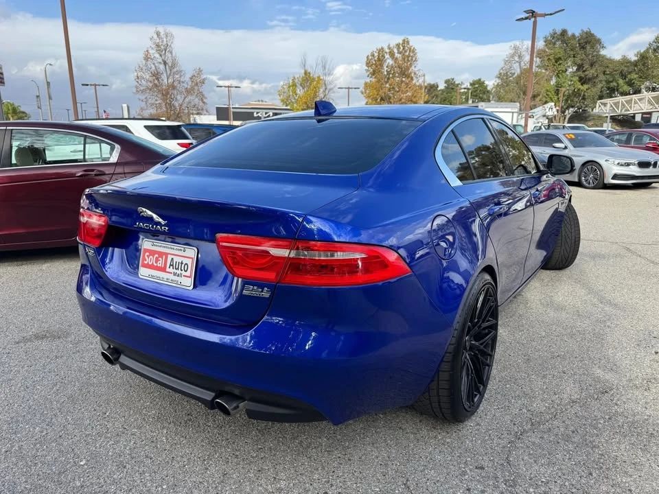 2017 Jaguar XE - Image 4 of 20