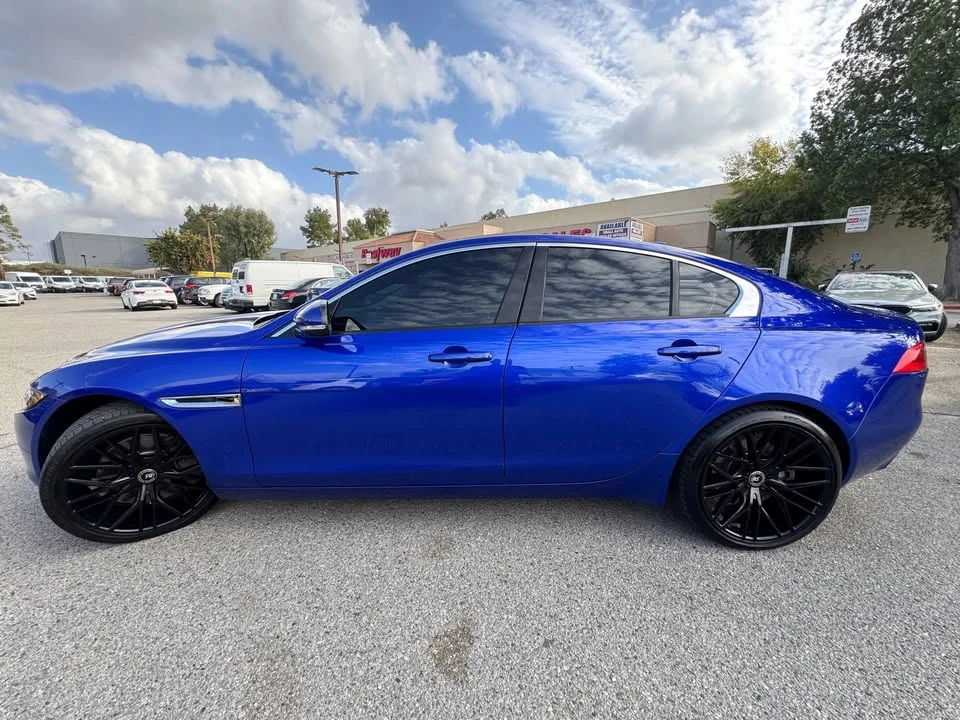 2017 Jaguar XE - Image 5 of 20