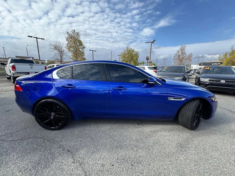 2017 Jaguar XE - Image 2 of 20