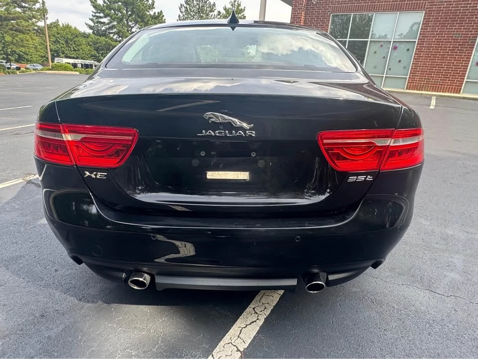 2017 Jaguar XE - Image 9 of 11