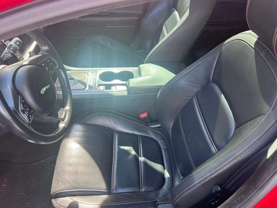 2017 Jaguar XE - Image 8 of 13