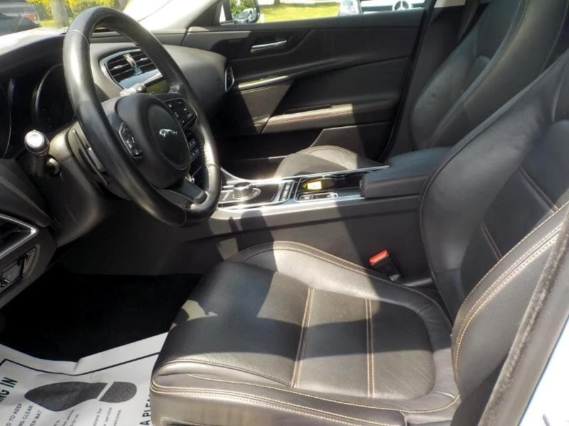 2017 Jaguar XE - Image 13 of 15