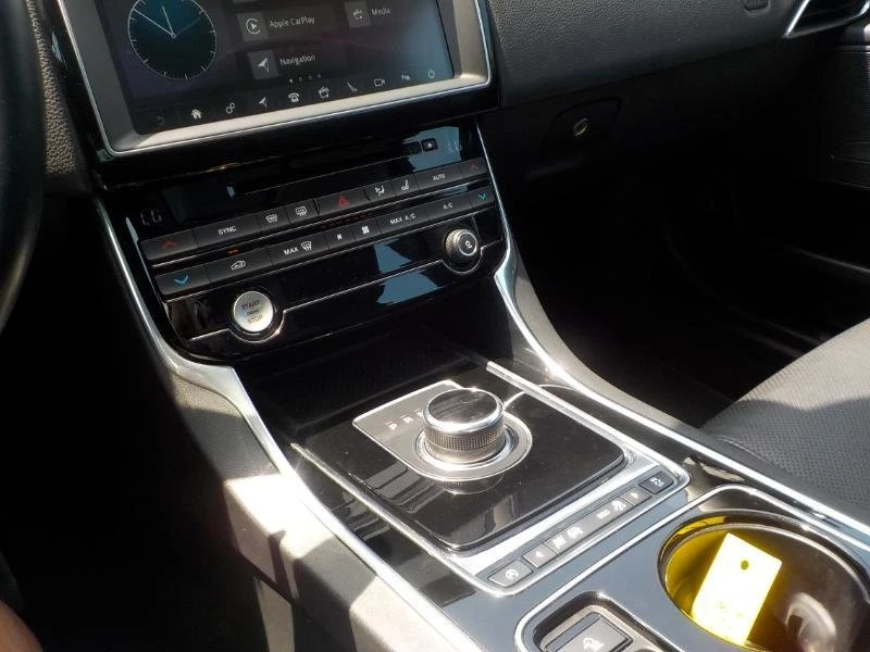 2017 Jaguar XE - Image 11 of 15