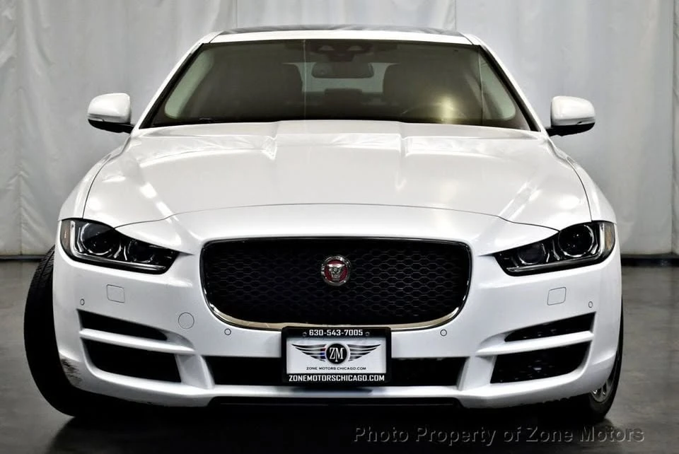 2017 Jaguar XE - Image 4 of 19