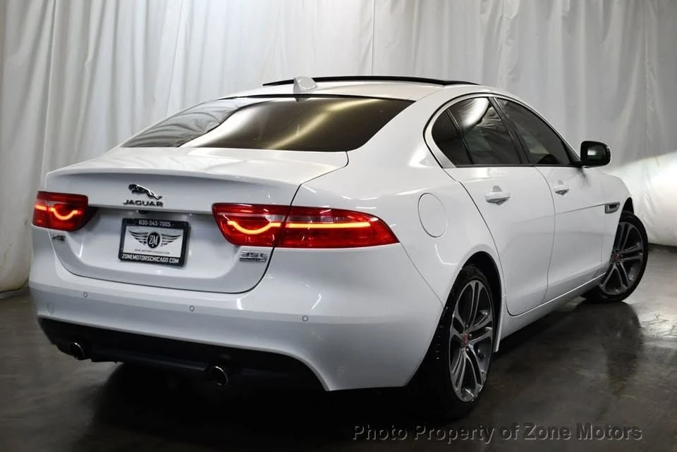 2017 Jaguar XE - Image 9 of 19
