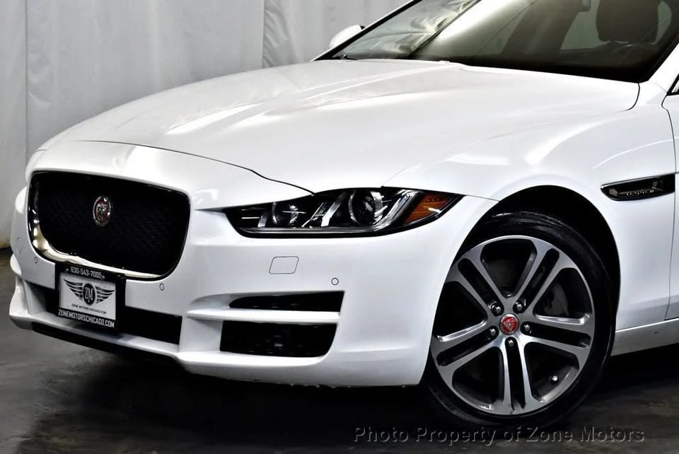 2017 Jaguar XE - Image 2 of 19