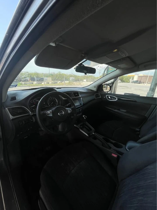 2017 Jaguar XE - Image 8 of 8