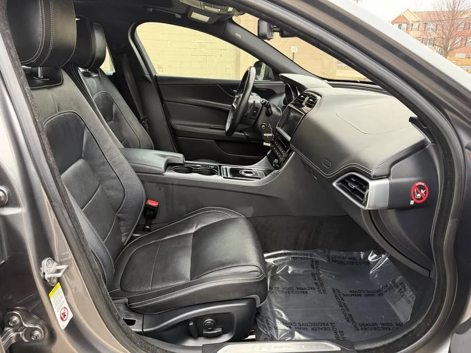 2017 Jaguar XE - Image 13 of 20