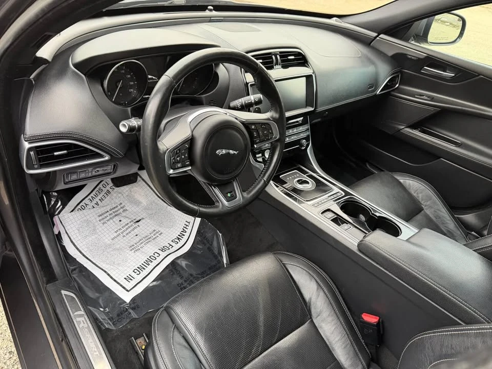 2017 Jaguar XE - Image 9 of 20