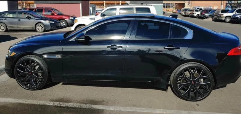 2017 Jaguar XE - Image 5 of 10
