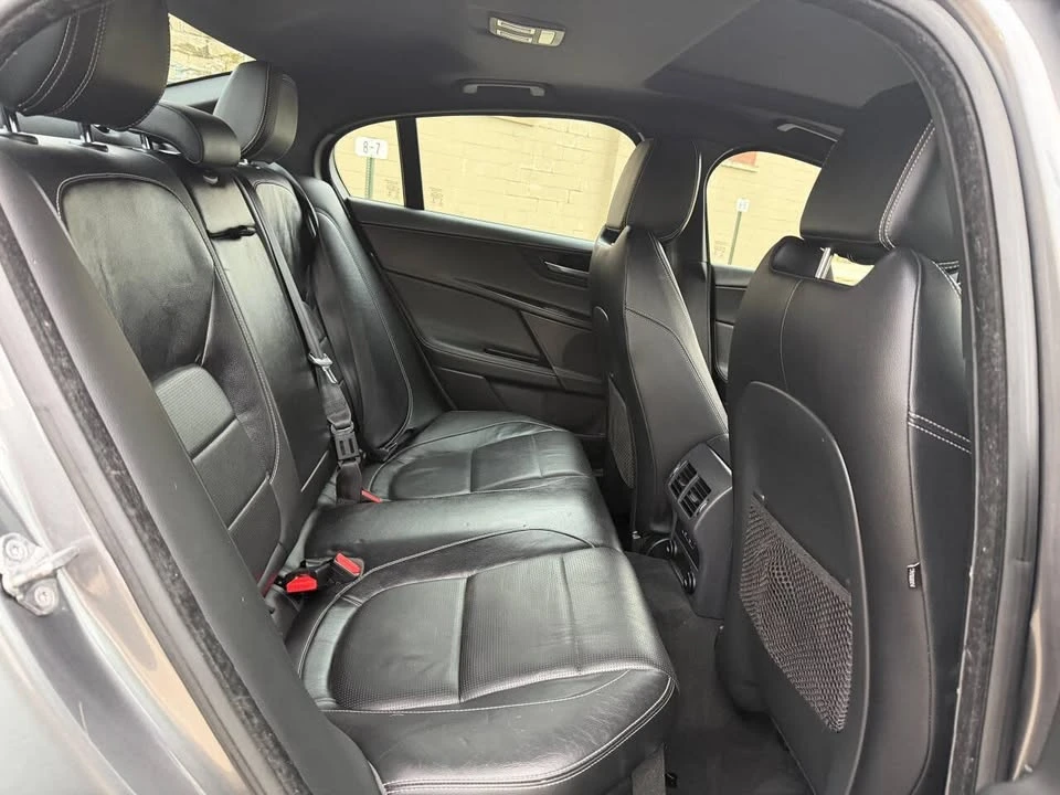 2017 Jaguar XE - Image 18 of 20