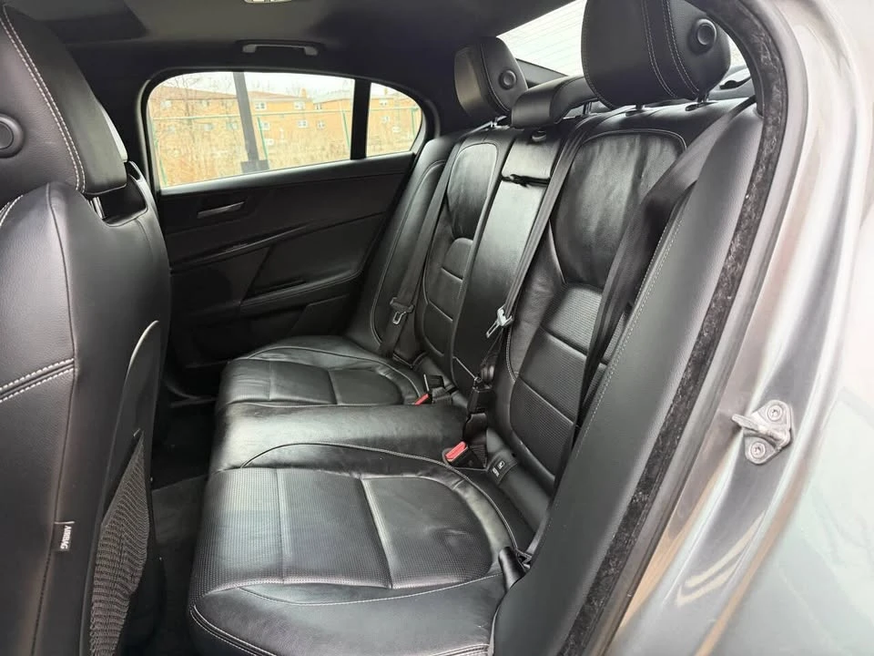 2017 Jaguar XE - Image 16 of 20