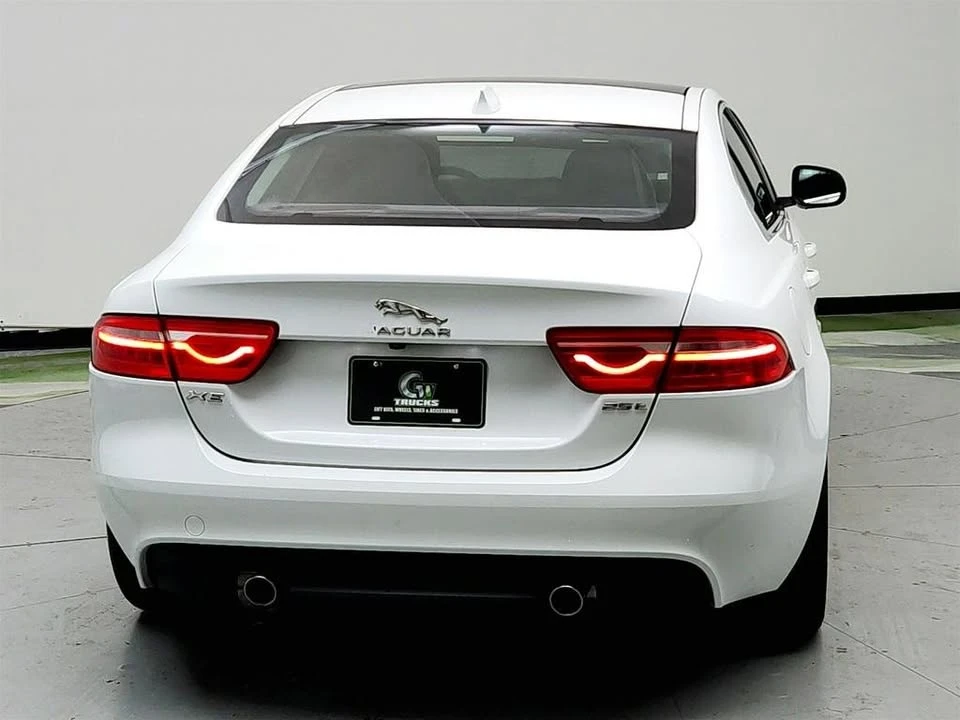 2017 Jaguar XE - Image 6 of 19