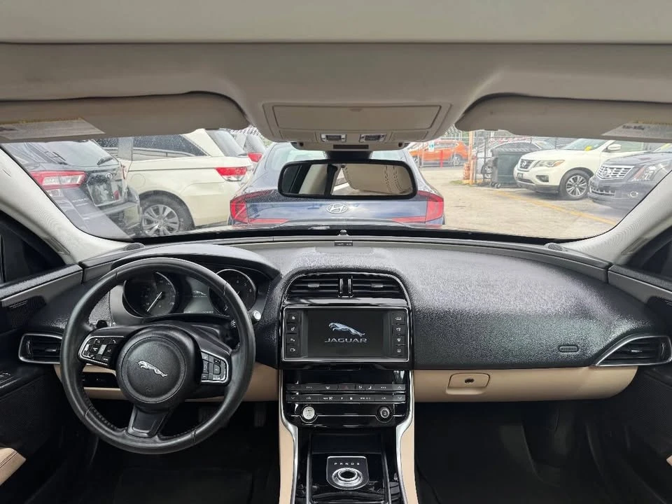 2017 Jaguar XE - Image 8 of 11