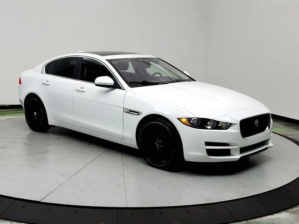 2017 Jaguar XE - Image 3 of 19