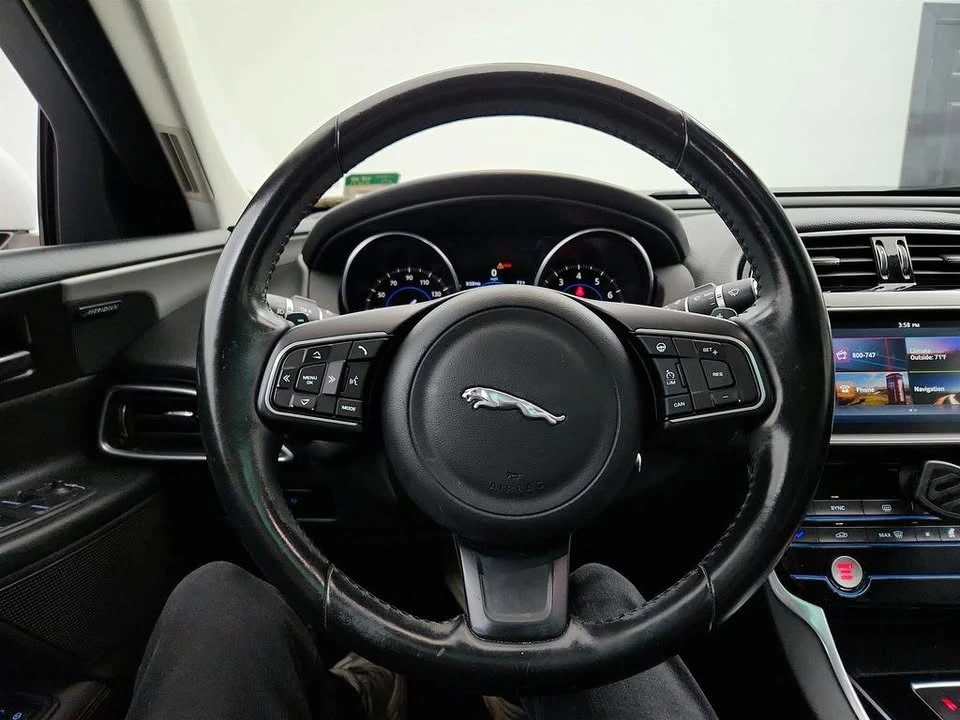 2017 Jaguar XE - Image 16 of 19
